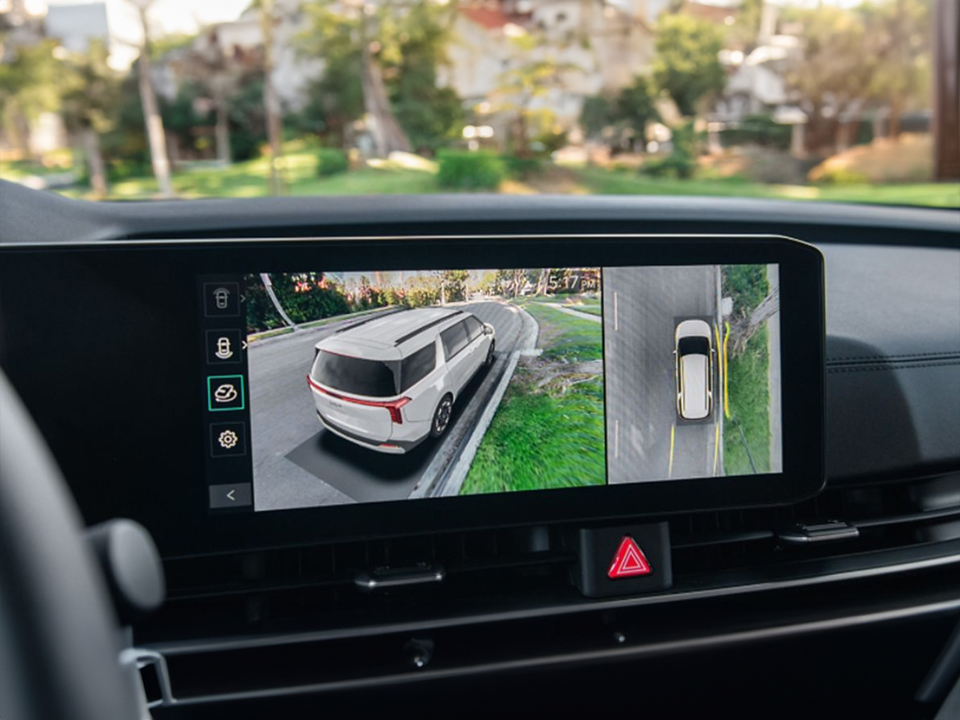kia-carnival-360-view-camera