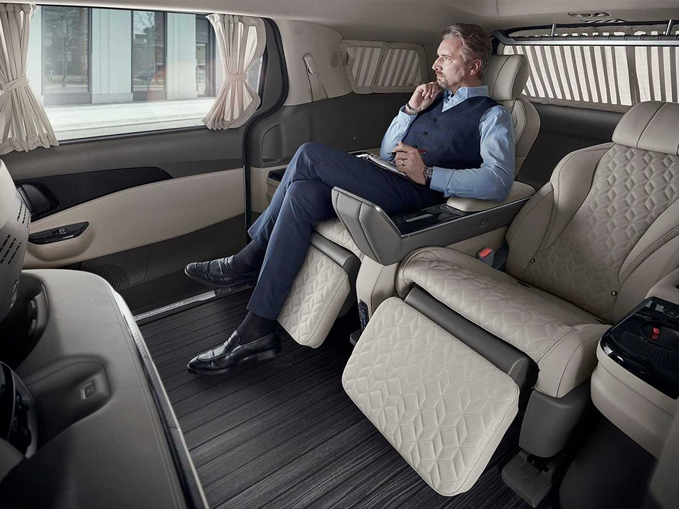kia-carnival-premium-luxury-seats